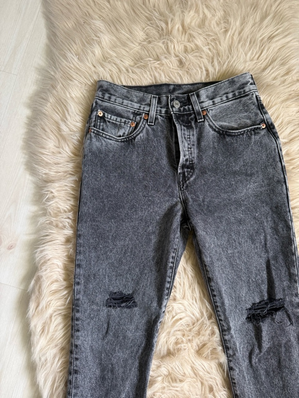 Levi's 501 100% Cotton Black Washed Jeans - Picture 2 of 14